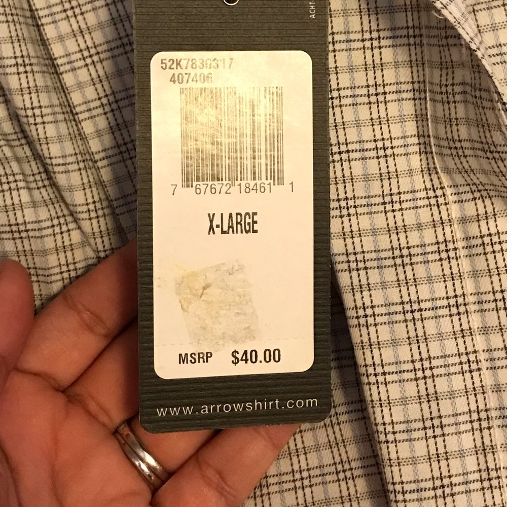 Button down - Picture 3 of 3